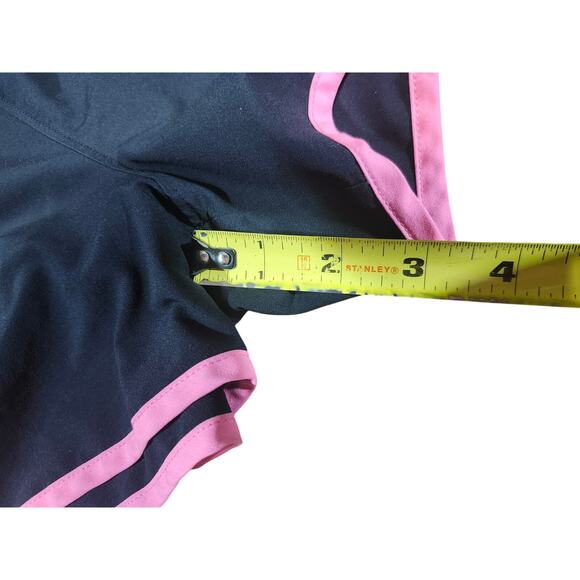 Under Armour Heat Gear Semi Fitted Black Pink Athletic Gym Shorts M Activewear - Picture 2 of 8
